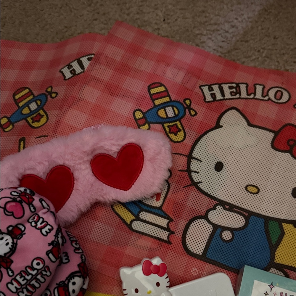 Hello Kitty Accessories - Picture 5 of 8